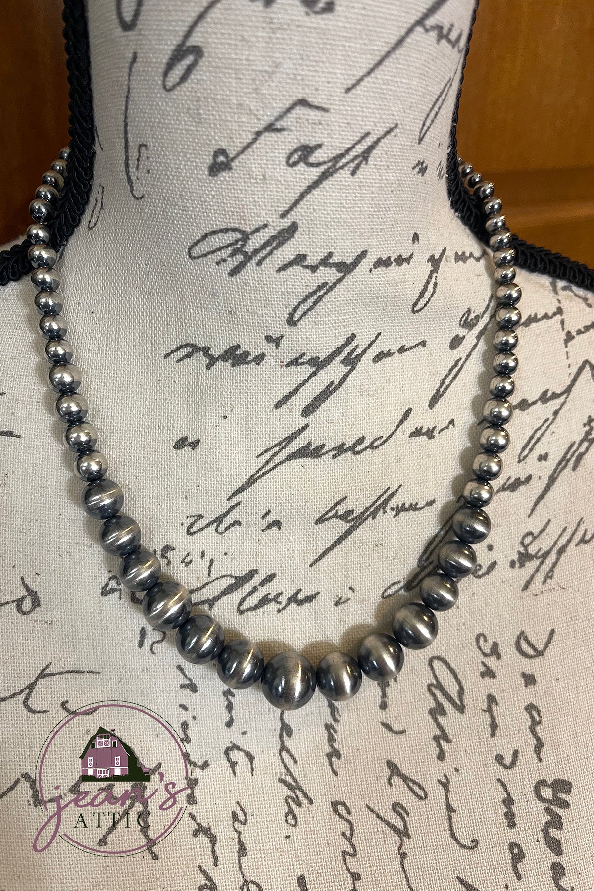 18" Graduated Navajo Pearls